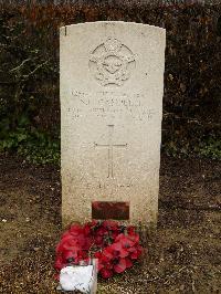 Marissel French National Cemetery - Campbell, Nigel Douglas